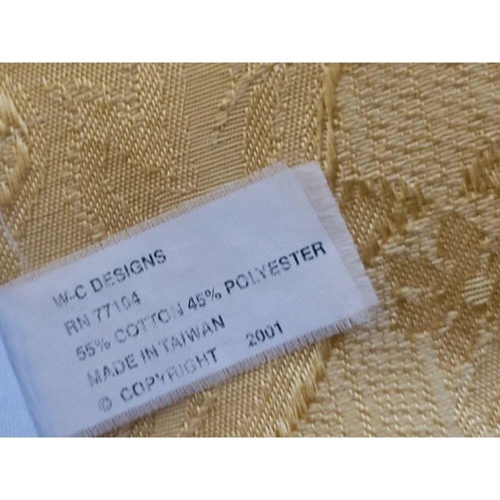 Wedgwood Gold Damask Jacquard Linen Lot 10 (5) 18x18 Napkins (5) 17x12 Placemats
